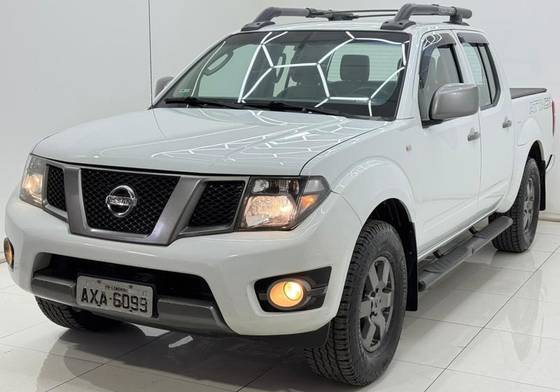 NISSAN FRONTIER 2.5 PLATINUM 4X4 CD TURBO ELETRONIC DIESEL 4P AUTOMÁTICO